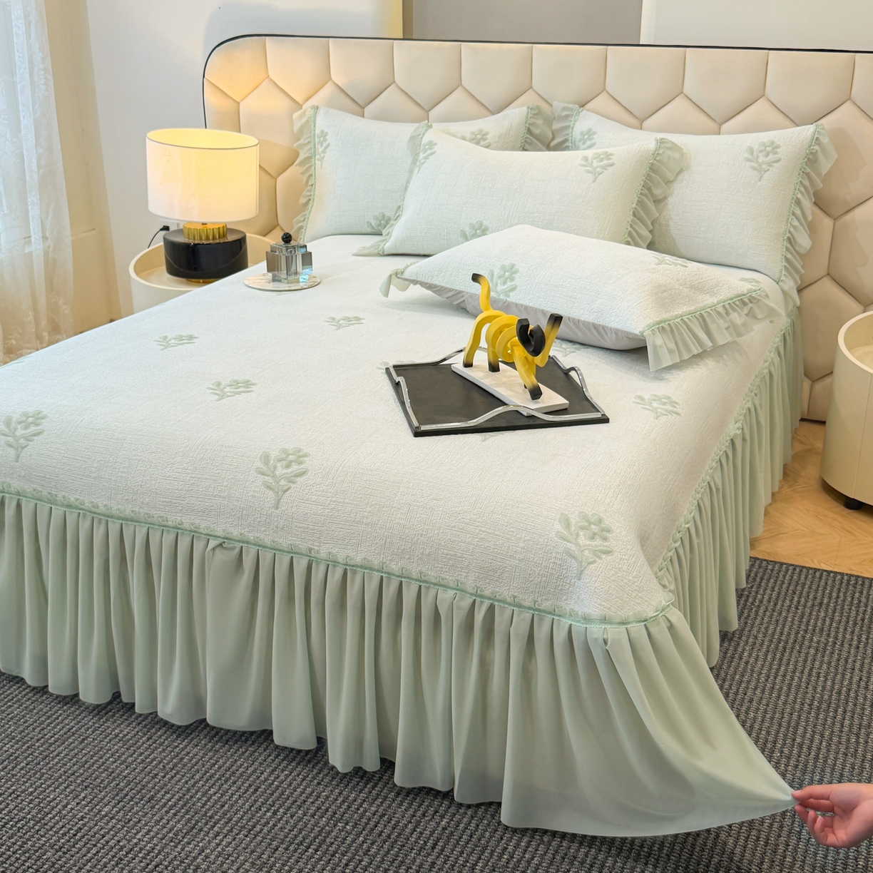 91家纺网 家纺一手货源 找家纺 昊翔家纺 2026春夏新款A类凉感高分子床裙款凉席三件套-云絮茉香 云絮茉香-绿色