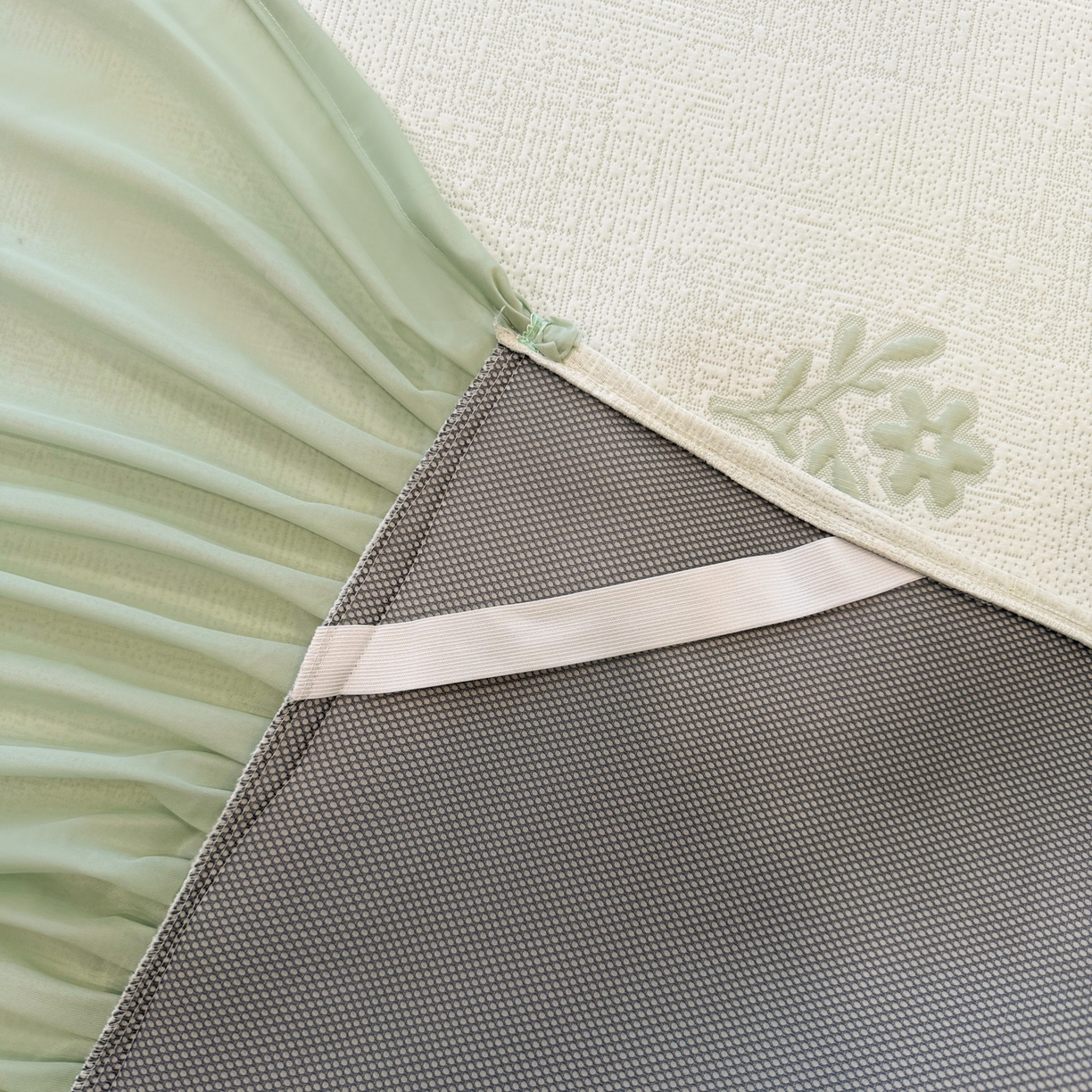 91家纺网 家纺一手货源 找家纺 昊翔家纺 2026春夏新款A类凉感高分子床裙款凉席三件套-云絮茉香 云絮茉香-绿色