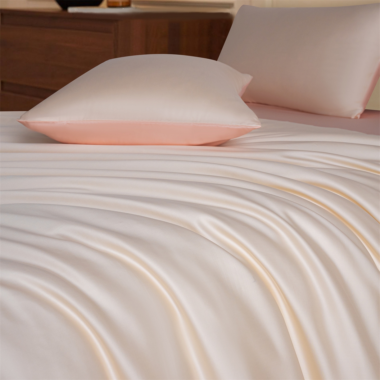 91家纺网 家纺一手货源 找家纺 美澳家纺 2026新款60S兰精天丝双拼四件套（带标） 元气白桃+半熟蜜桃