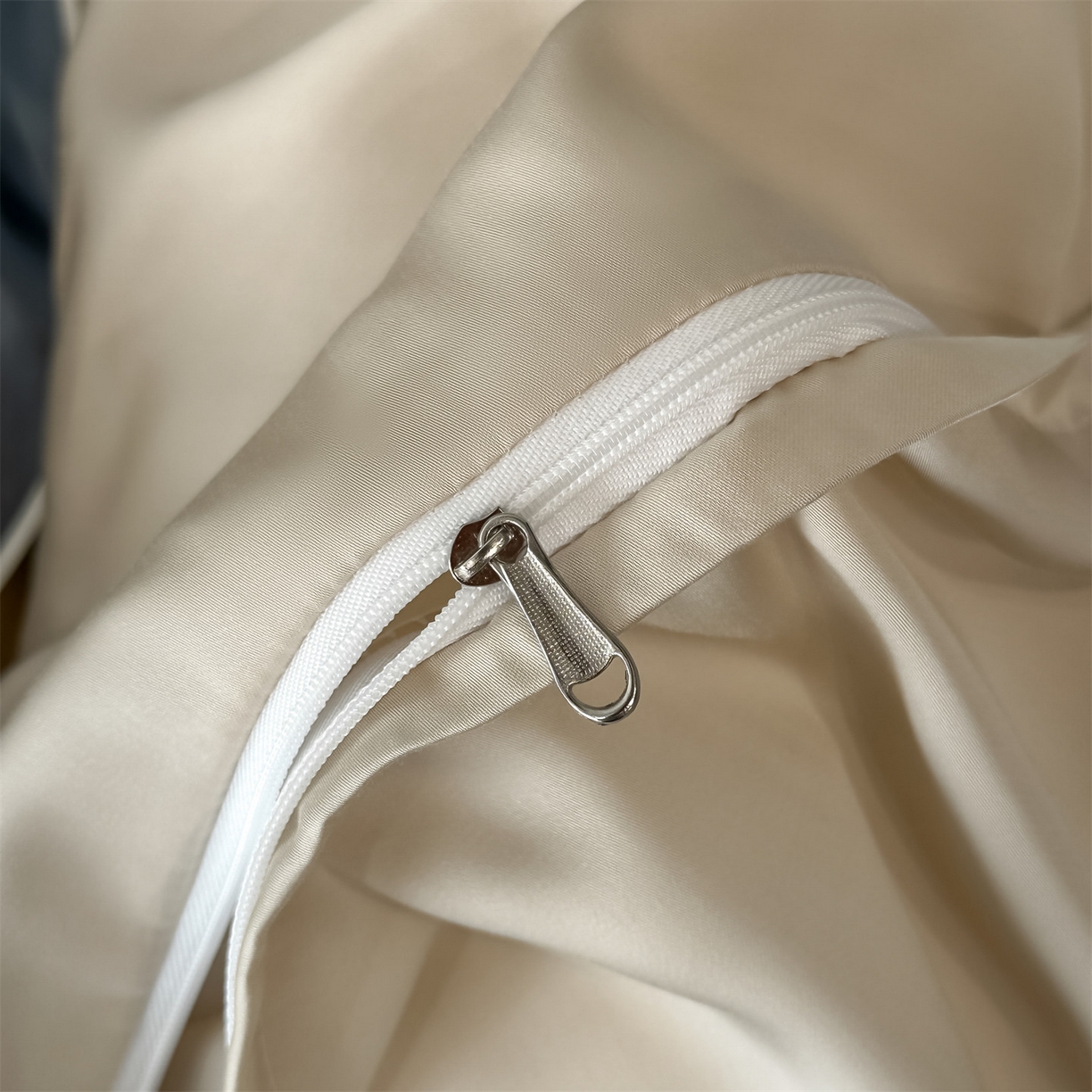 91家纺网 家纺一手货源 找家纺 （总）美澳家纺 2026新款凉感水洗冰丝真丝刺绣双拼单被套四件套