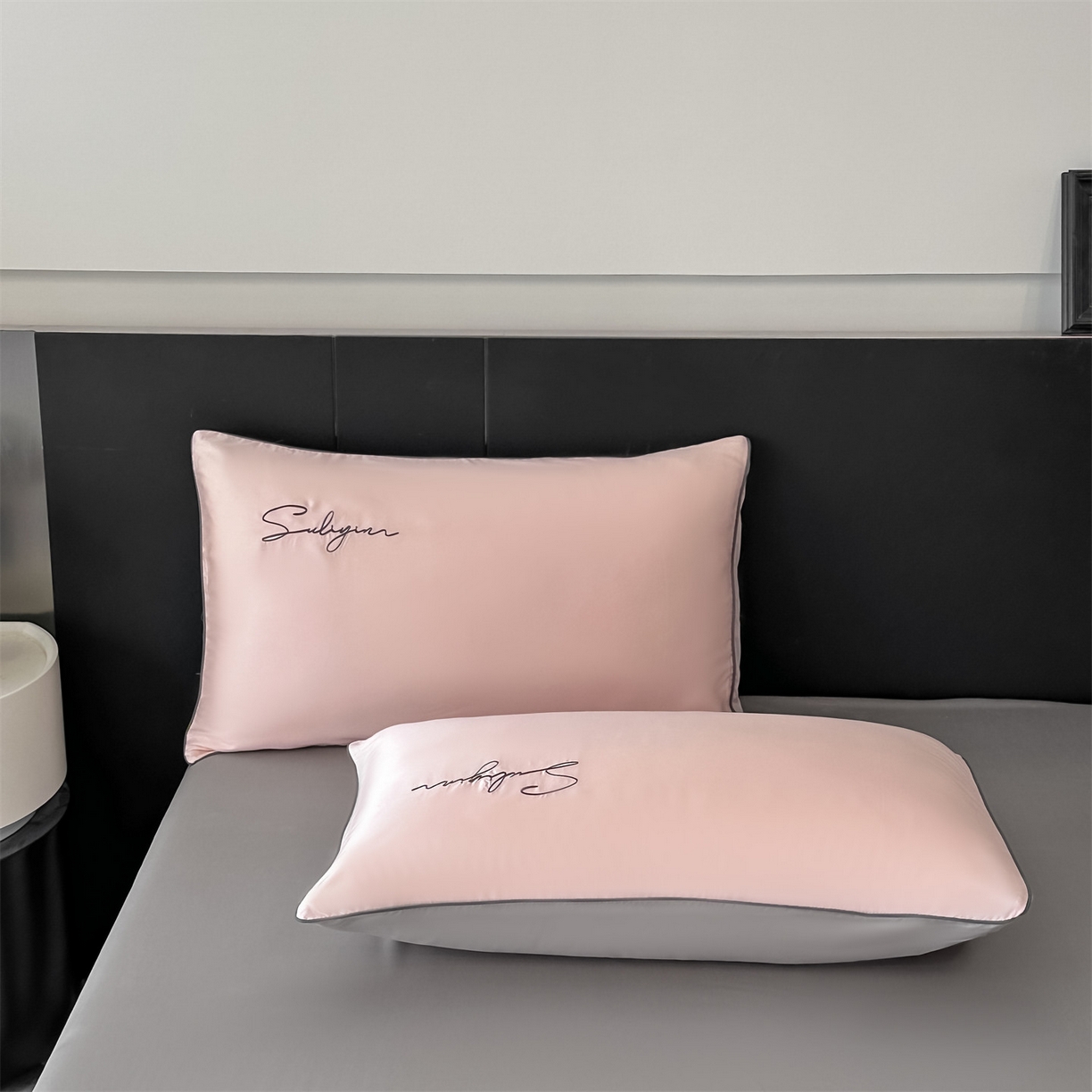 91家纺网 家纺一手货源 找家纺 美澳家纺 2026新款凉感水洗冰丝真丝刺绣双拼单被套四件套 蜜桃灰