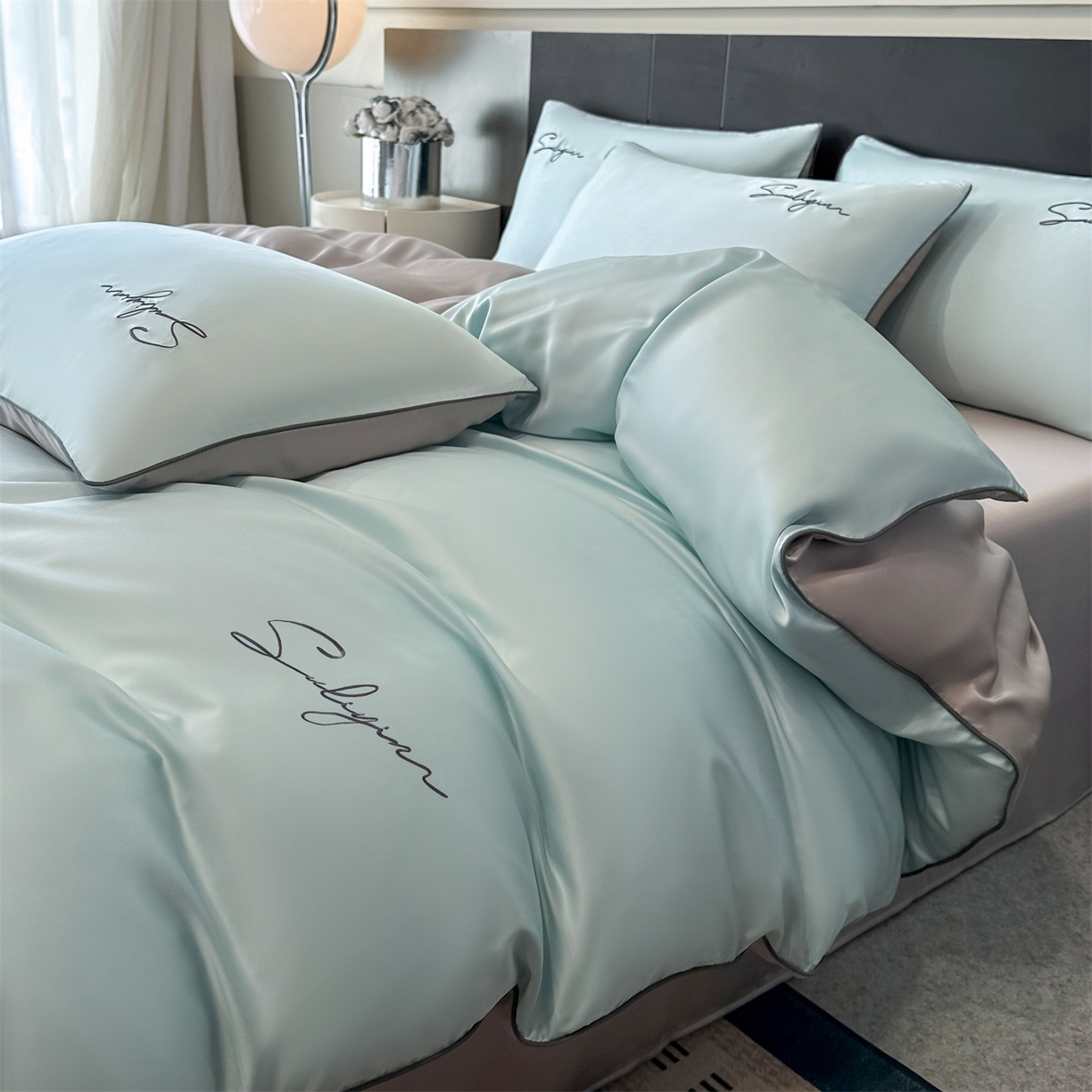 91家纺网 家纺一手货源 找家纺 美澳家纺 2026新款凉感水洗冰丝真丝刺绣双拼单被套四件套 冰蓝灰