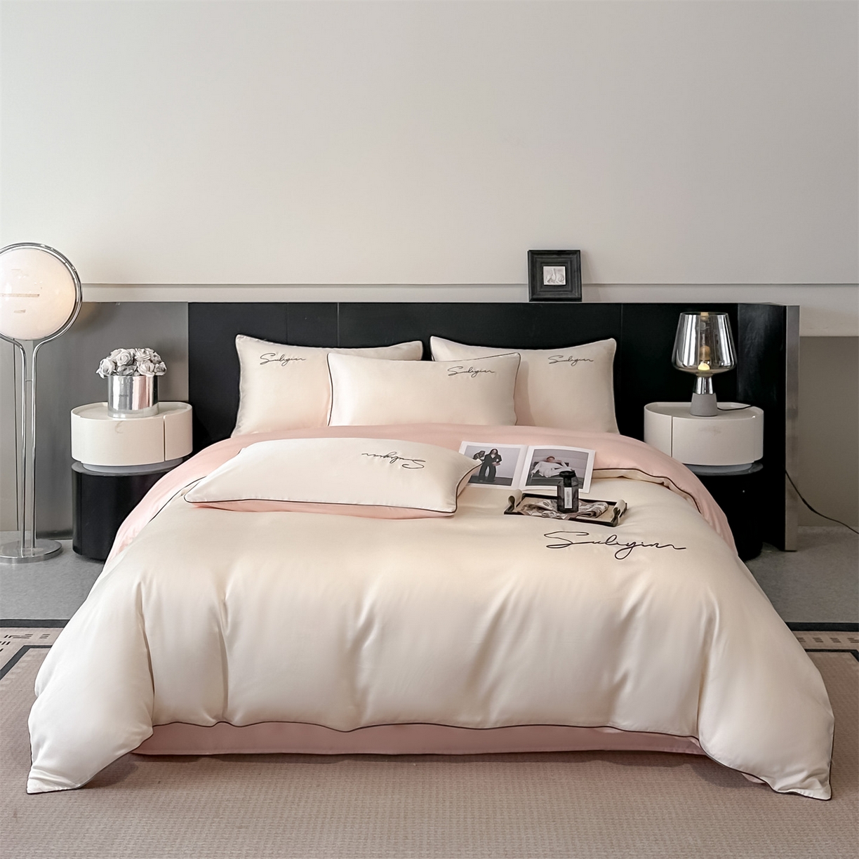 91家纺网 家纺一手货源 找家纺 美澳家纺 2026新款凉感水洗冰丝真丝刺绣双拼单被套四件套 米白蜜桃