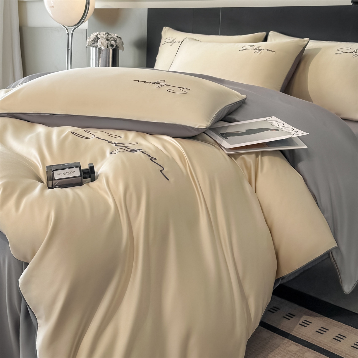 91家纺网 家纺一手货源 找家纺 美澳家纺 2026新款凉感水洗冰丝真丝刺绣双拼单被套四件套 卡其灰