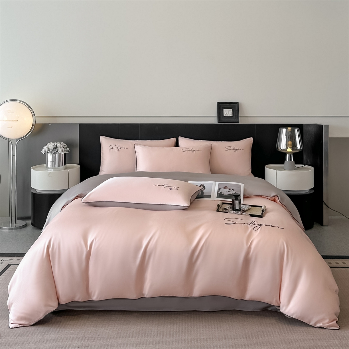 91家纺网 家纺一手货源 找家纺 美澳家纺 2026新款凉感水洗冰丝真丝刺绣双拼单被套四件套 蜜桃灰