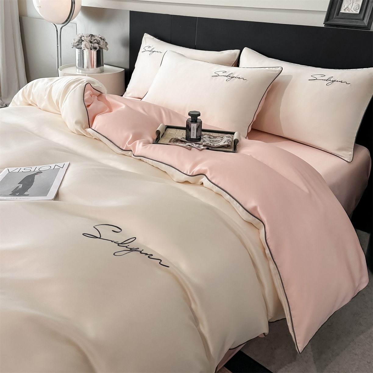 91家纺网 家纺一手货源 找家纺 美澳家纺 2026新款凉感水洗冰丝真丝刺绣双拼单被套四件套 米白蜜桃