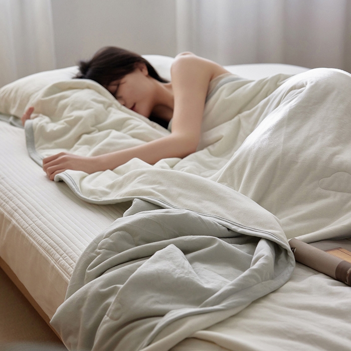 91家纺网 家纺一手货源 找家纺 风向标家纺 2026新款全棉云感针织棉双拼夏被夏凉被空调被 清欢白双拼