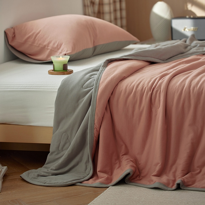 91家纺网 家纺一手货源 找家纺 风向标家纺 2026新款全棉云感针织棉双拼夏被夏凉被空调被 黛莎双拼