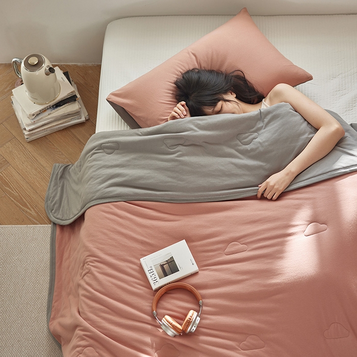 91家纺网 家纺一手货源 找家纺 风向标家纺 2026新款全棉云感针织棉双拼夏被夏凉被空调被 黛莎双拼