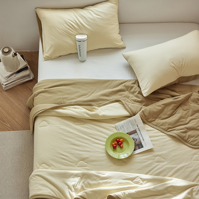 91家纺网 家纺一手货源 找家纺 风向标家纺 2026新款全棉云感针织棉双拼夏被夏凉被空调被 陌上春双拼