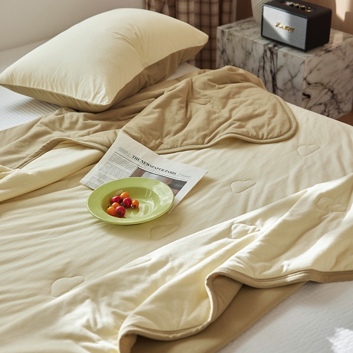 91家纺网 家纺一手货源 找家纺 风向标家纺 2026新款全棉云感针织棉双拼夏被夏凉被空调被 陌上春双拼