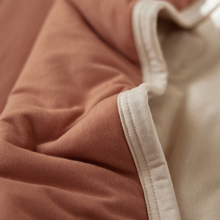 91家纺网 家纺一手货源 找家纺 风向标家纺 2026新款全棉云感针织棉双拼夏被夏凉被空调被 慕斯双拼