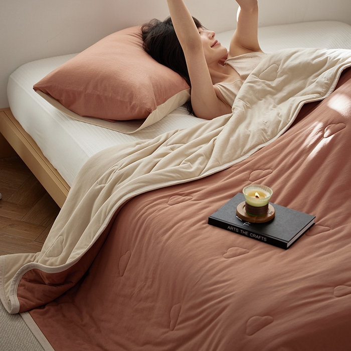 91家纺网 家纺一手货源 找家纺 风向标家纺 2026新款全棉云感针织棉双拼夏被夏凉被空调被 慕斯双拼