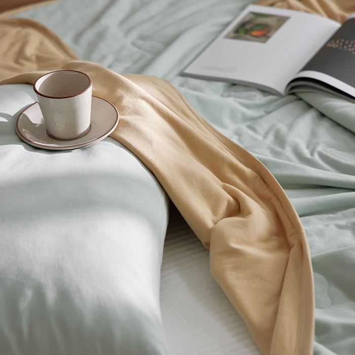 91家纺网 家纺一手货源 找家纺 风向标家纺 2026新款全棉云感针织棉双拼夏被夏凉被空调被 奶豆绿双拼