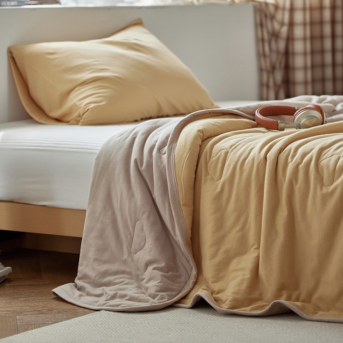 91家纺网 家纺一手货源 找家纺 风向标家纺 2026新款全棉云感针织棉双拼夏被夏凉被空调被 奶卡双拼