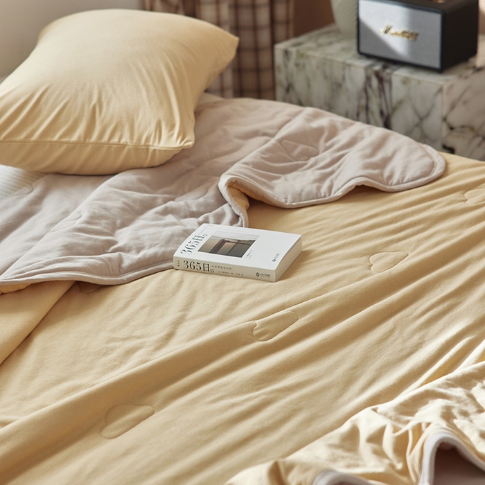 91家纺网 家纺一手货源 找家纺 风向标家纺 2026新款全棉云感针织棉双拼夏被夏凉被空调被 奶卡双拼