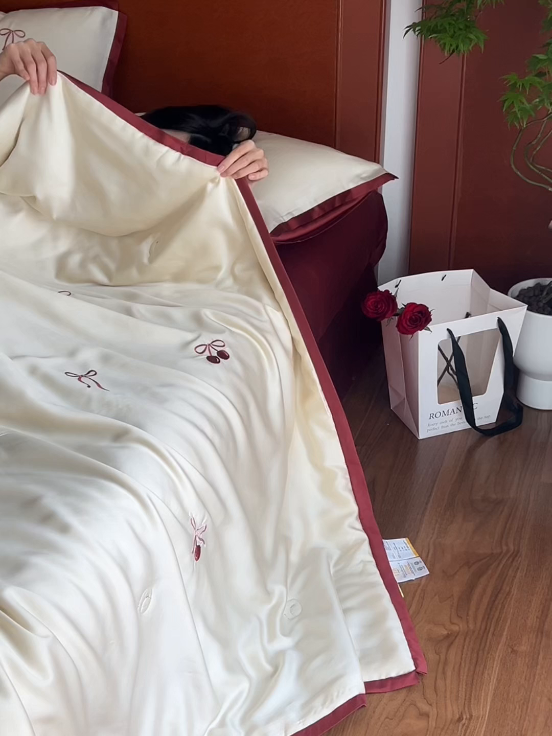 91家纺网 家纺一手货源 找家纺 （总）风向标家纺 2026新款50s莱赛尔天丝夏被四件套-拼边红色系列