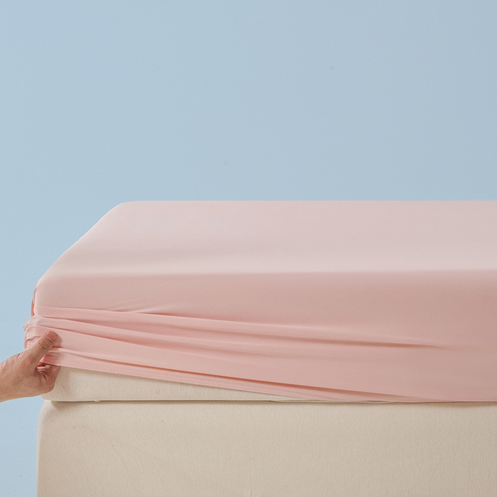 91家纺网 家纺一手货源 找家纺 鑫琪莱家纺 2026新款锦氨凉感床笠三件套Yoga系列 梦境粉