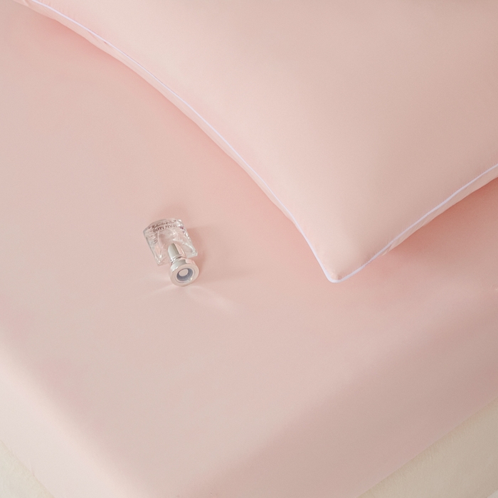 91家纺网 家纺一手货源 找家纺 鑫琪莱家纺 2026新款锦氨凉感床笠三件套Yoga系列 梦境粉