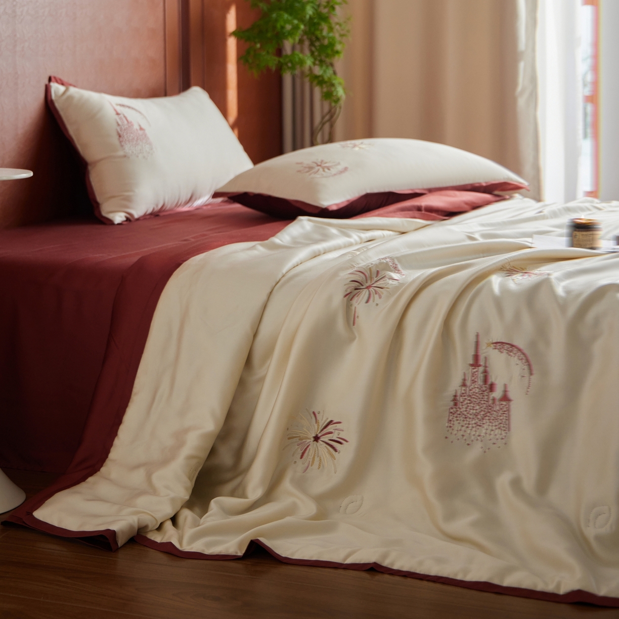 91家纺网 家纺一手货源 找家纺 （总）风向标家纺 2026新款50s莱赛尔天丝夏被四件套-拼边红色系列