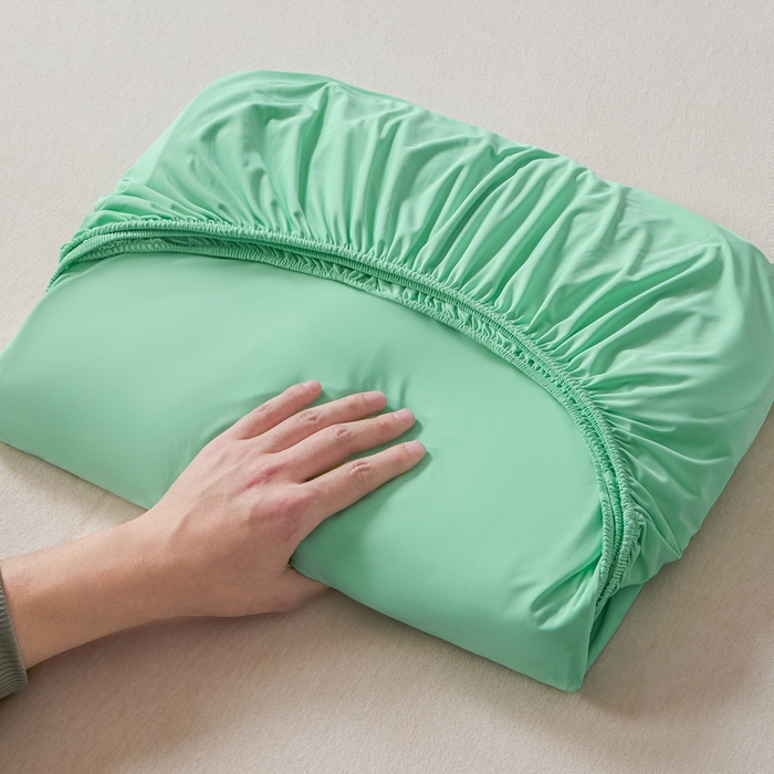 91家纺网 家纺一手货源 找家纺 鑫琪莱家纺 2026新款锦氨凉感床笠三件套Yoga系列 西瓜绿