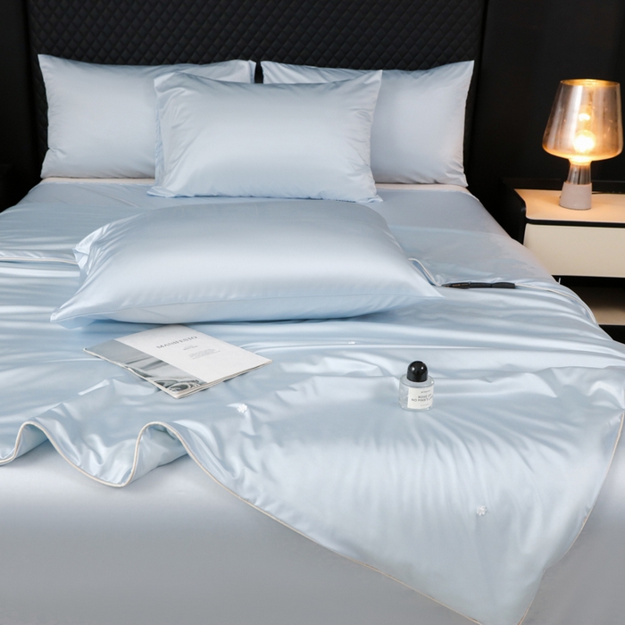 91家纺网 家纺一手货源 找家纺 爱彼家纺 2026新款高端流锻水光夏被冰肌锦氨A类夏被夏凉被空调被（超亲肤） 奢雅浅蓝