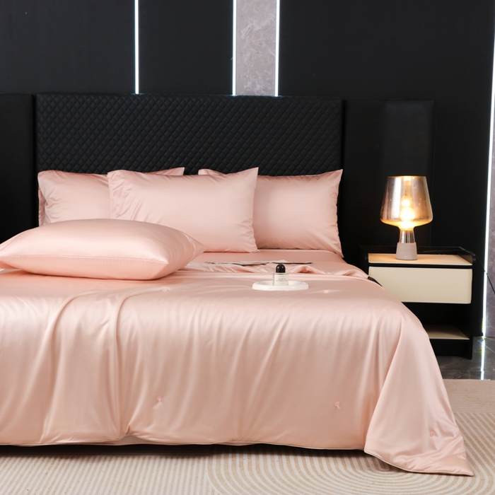 91家纺网 家纺一手货源 找家纺 爱彼家纺 2026新款高端流锻水光夏被冰肌锦氨A类夏被夏凉被空调被（超亲肤） 莫奈浅粉