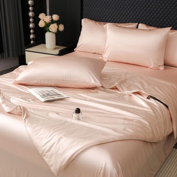 91家纺网 家纺一手货源 找家纺 爱彼家纺 2026新款高端流锻水光夏被冰肌锦氨A类夏被夏凉被空调被（超亲肤） 莫奈玉粉