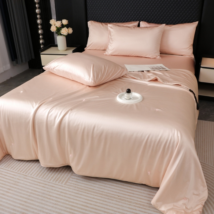 91家纺网 家纺一手货源 找家纺 爱彼家纺 2026新款高端流锻水光夏被冰肌锦氨A类夏被夏凉被空调被（超亲肤） 莫奈玉粉