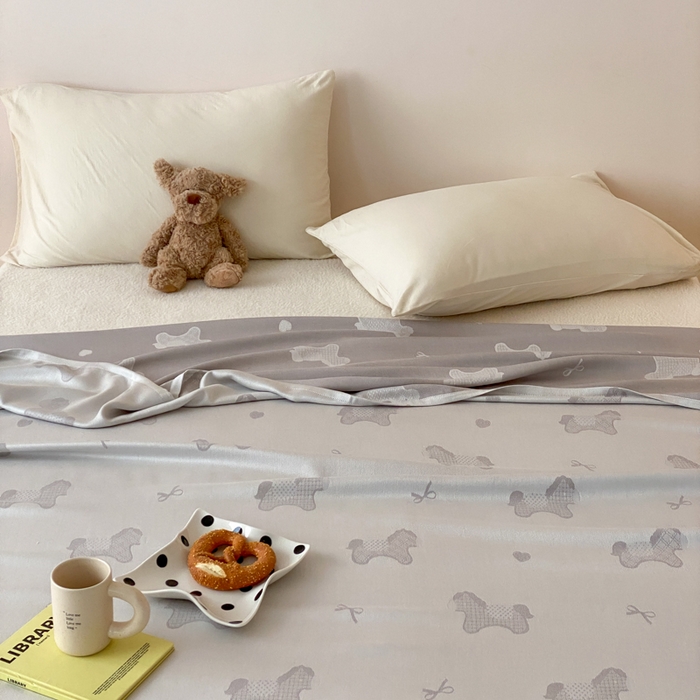 91家纺网 家纺一手货源 找家纺 麻依 2026新款竹纤维单层毛巾被盖毯夏凉被冷感毯 小马-灰色