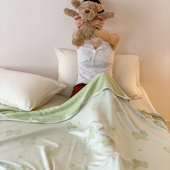 91家纺网 家纺一手货源 找家纺 麻依 2026新款竹纤维单层毛巾被盖毯夏凉被冷感毯 小马-绿色