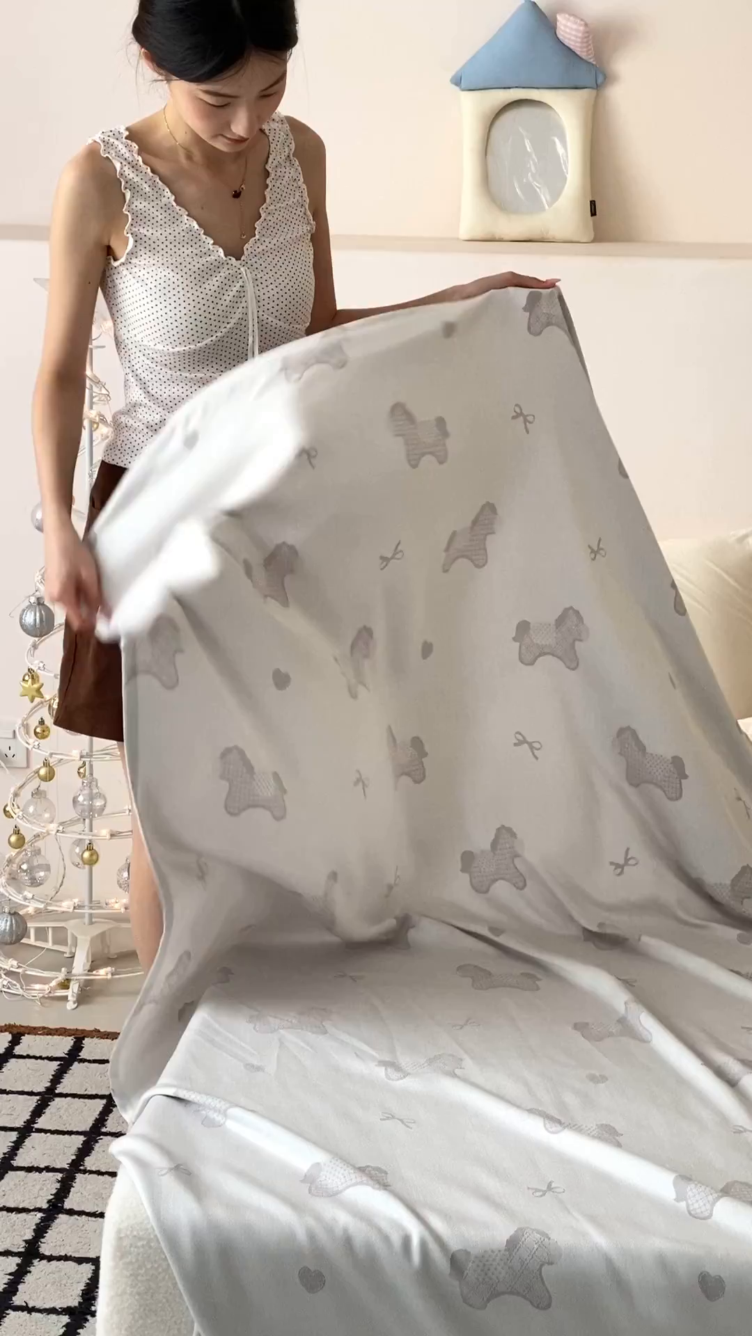 91家纺网 家纺一手货源 找家纺 麻依 2026新款竹纤维单层毛巾被盖毯夏凉被冷感毯 小马-灰色