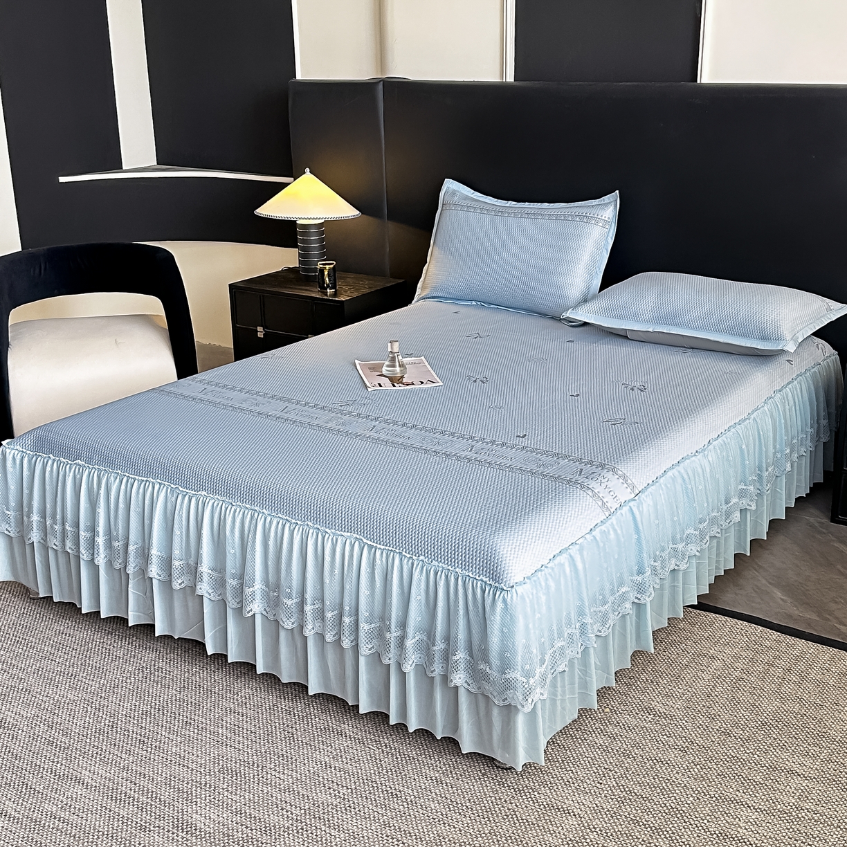 91家纺网 家纺一手货源 找家纺 栩裕纺织 2026新款清纱菱纹床裙款豆豆席凉席 蝴蝶结蓝