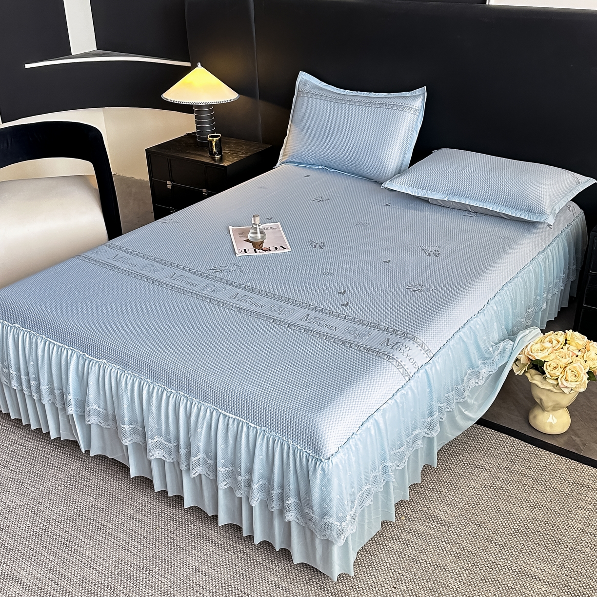 91家纺网 家纺一手货源 找家纺 栩裕纺织 2026新款清纱菱纹床裙款豆豆席凉席 蝴蝶结蓝