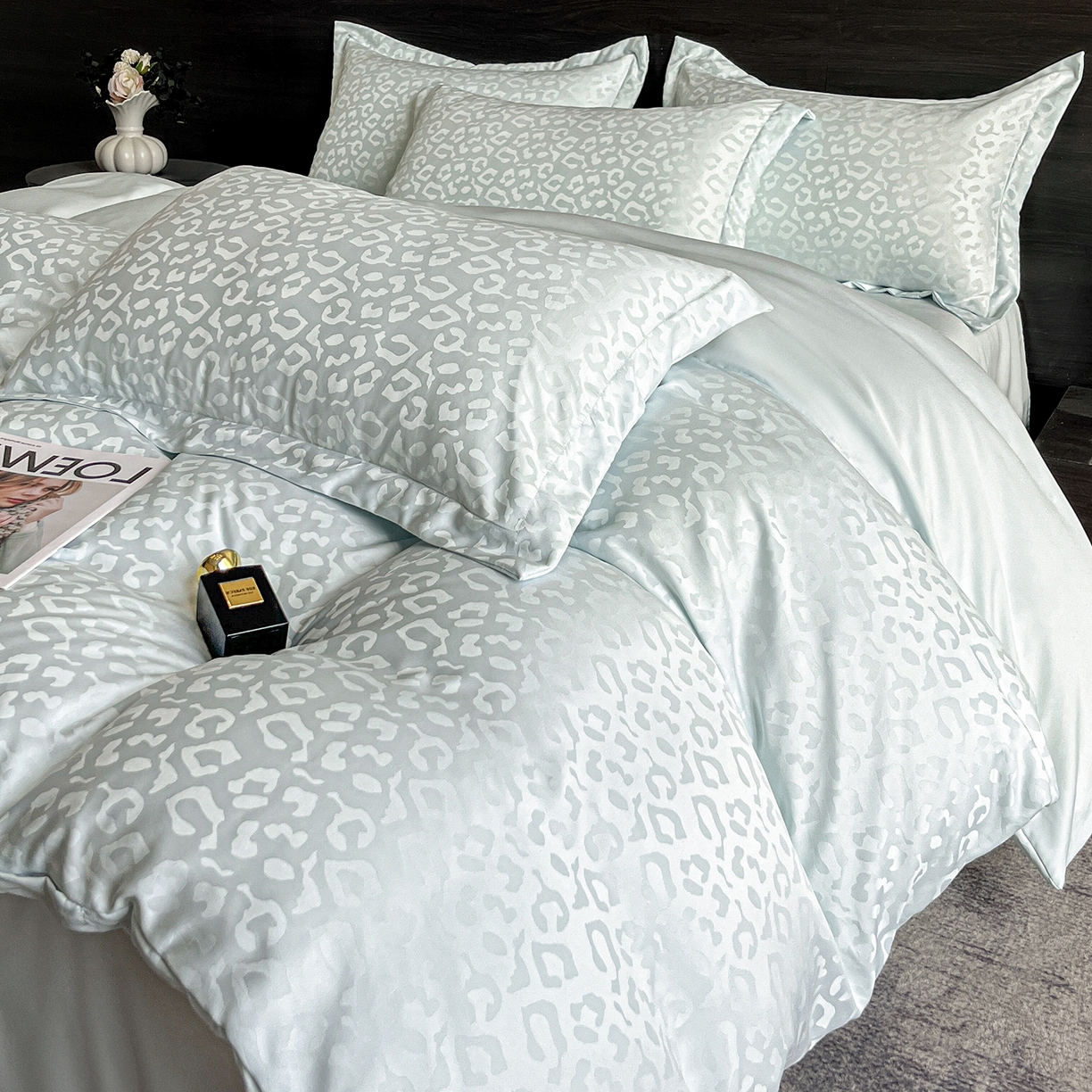 91家纺网 家纺一手货源 找家纺 逸尚阁 2026新款水洗真丝提花四件套 豹纹·蓝