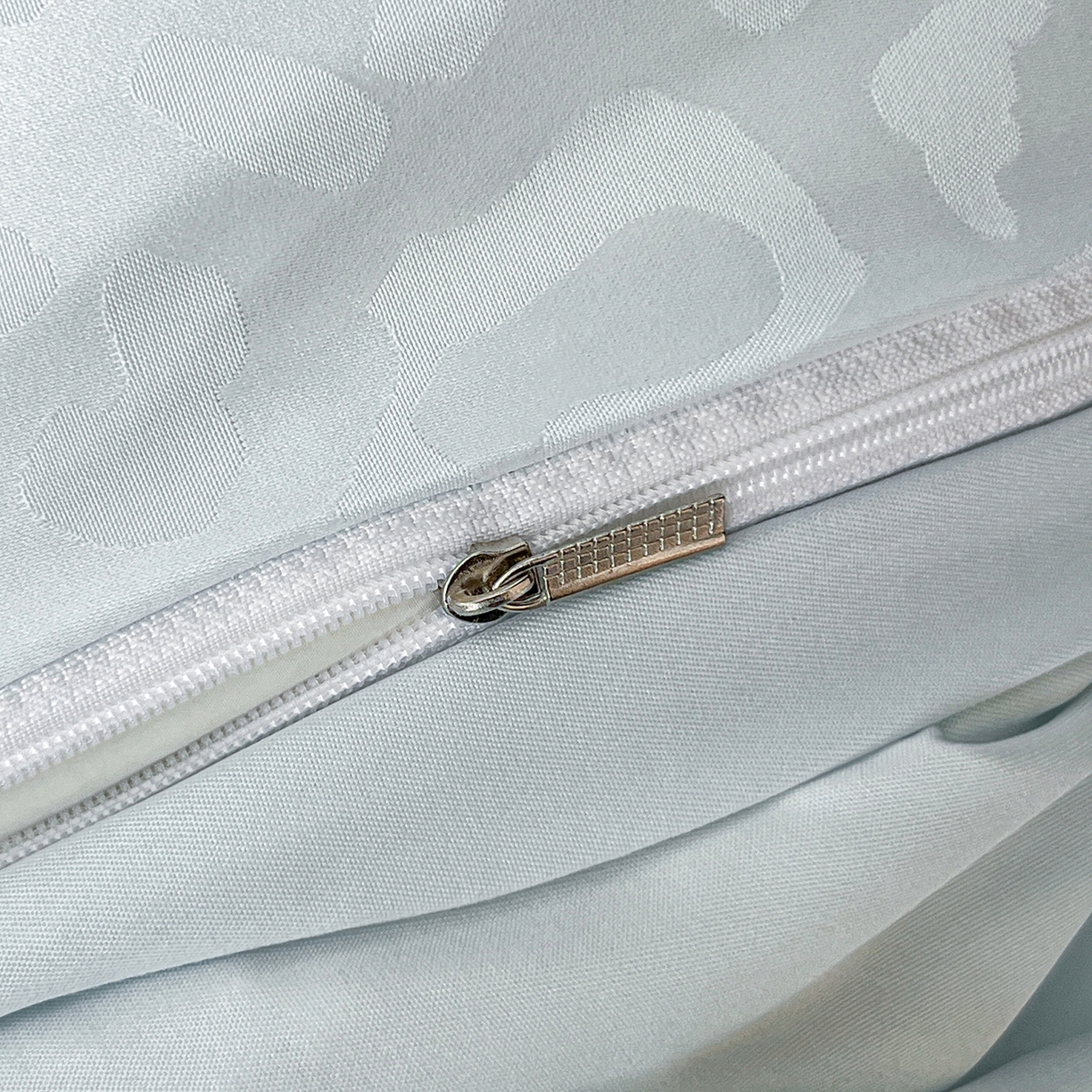 91家纺网 家纺一手货源 找家纺 逸尚阁 2026新款水洗真丝提花四件套 豹纹·蓝