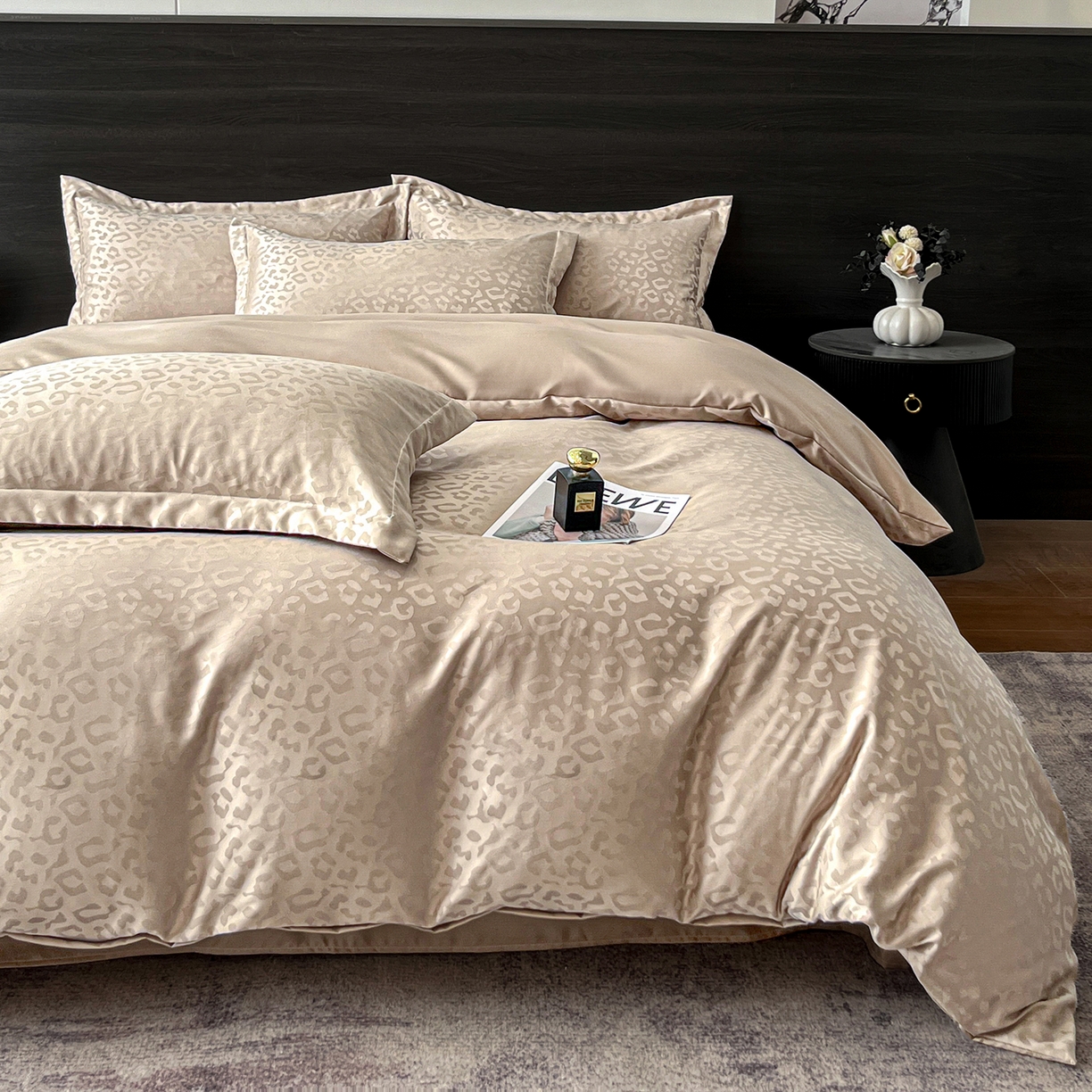 91家纺网 家纺一手货源 找家纺 逸尚阁 2026新款水洗真丝提花四件套 豹纹·香槟色