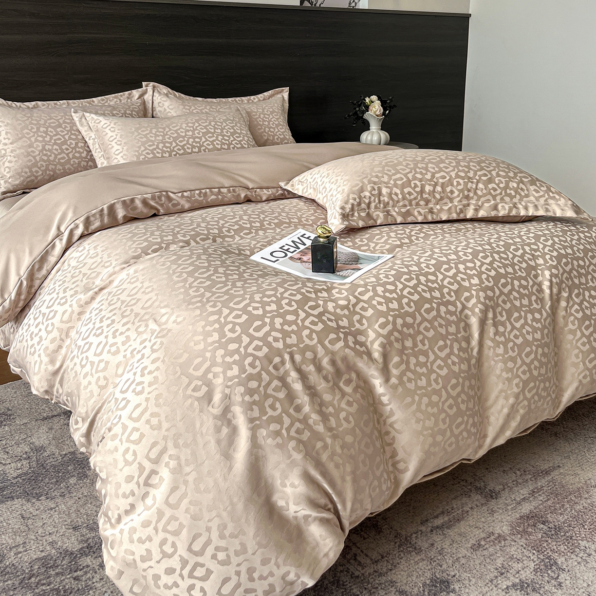 91家纺网 家纺一手货源 找家纺 逸尚阁 2026新款水洗真丝提花四件套 豹纹·香槟色