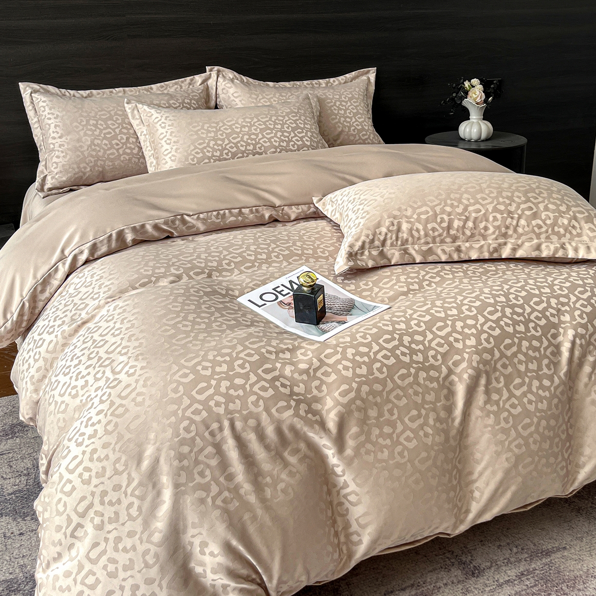 91家纺网 家纺一手货源 找家纺 逸尚阁 2026新款水洗真丝提花四件套 豹纹·香槟色