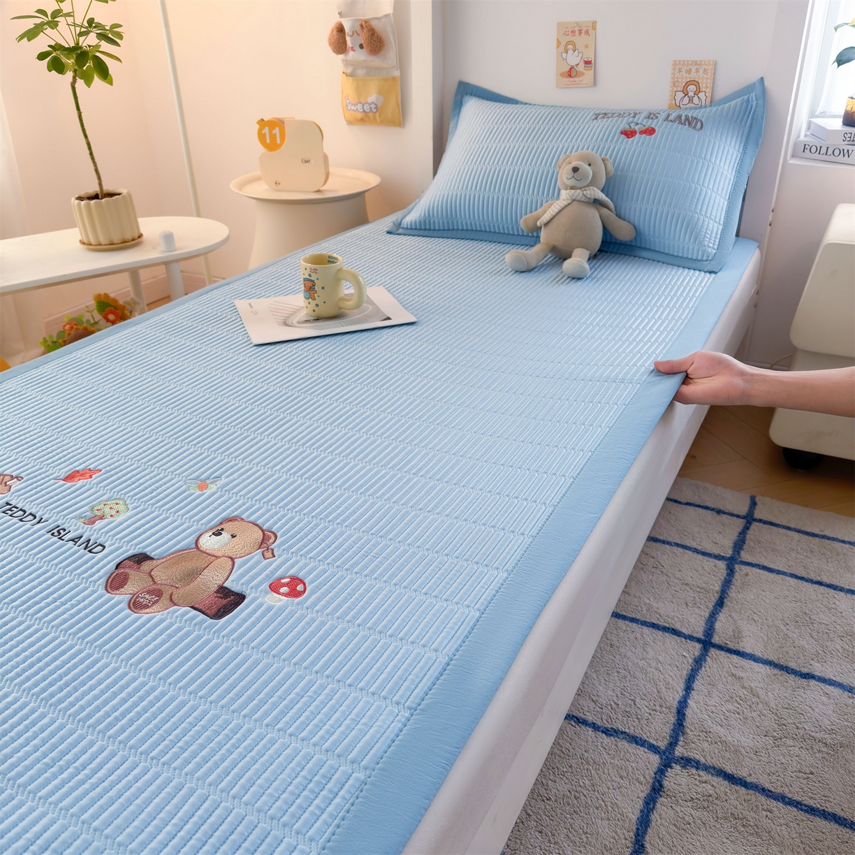 91家纺网 家纺一手货源 找家纺 源舍家纺 2026新款泰迪爱兰系列学生床冰豆豆凉席空调软席 蓝屿泰迪-蓝