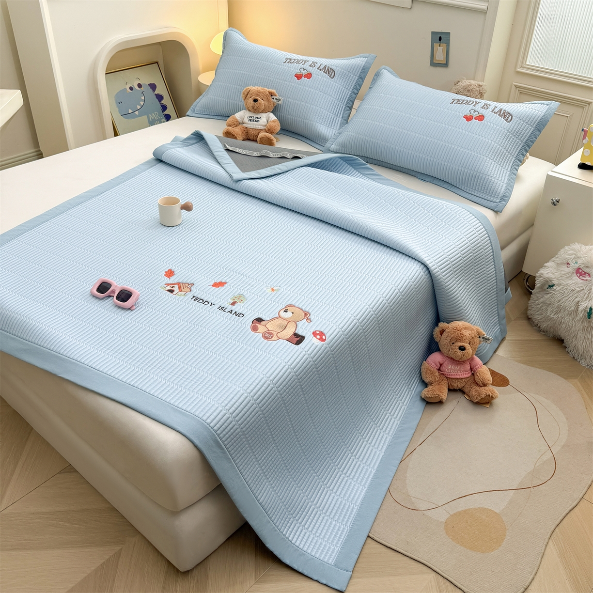 91家纺网 家纺一手货源 找家纺 源舍家纺 2026新款A类高端刺绣pe乙纶冰豆豆席空调软席爱兰系列正版授权（提供买家秀） 蓝屿泰迪-蓝 床席款