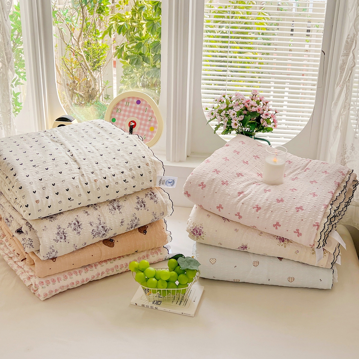 91家纺网 家纺一手货源 找家纺 （总）金梦拉家纺 2026新款泡芙纱全棉小黑花边夏被四件套