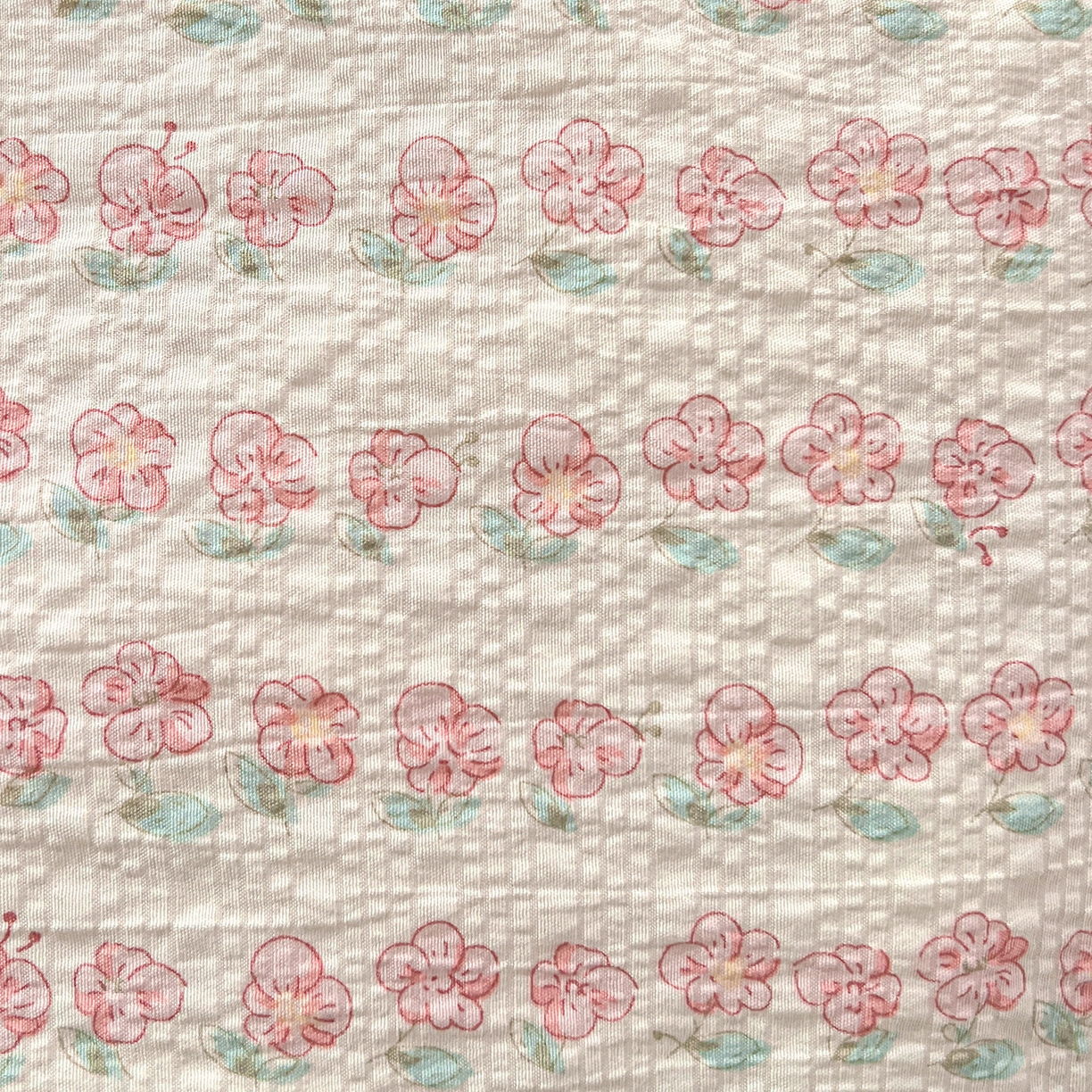 91家纺网 家纺一手货源 找家纺 金梦拉家纺 2026新款泡芙纱全棉小黑花边夏被四件套 春日小花朵