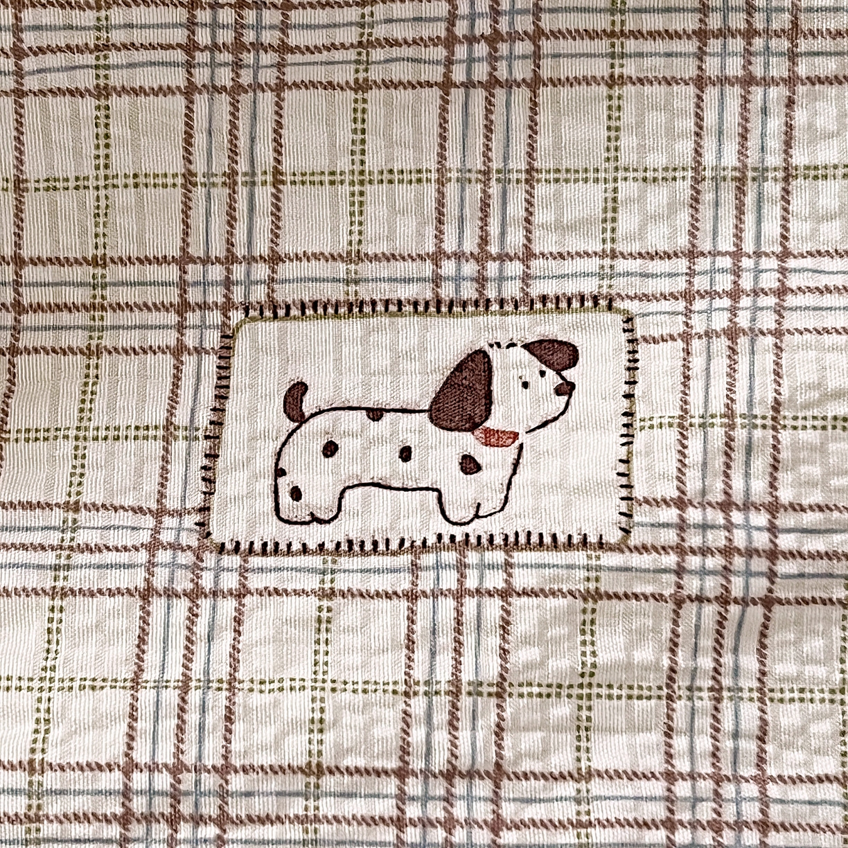 91家纺网 家纺一手货源 找家纺 金梦拉家纺 2026新款泡芙纱全棉小黑花边夏被四件套 格子小狗