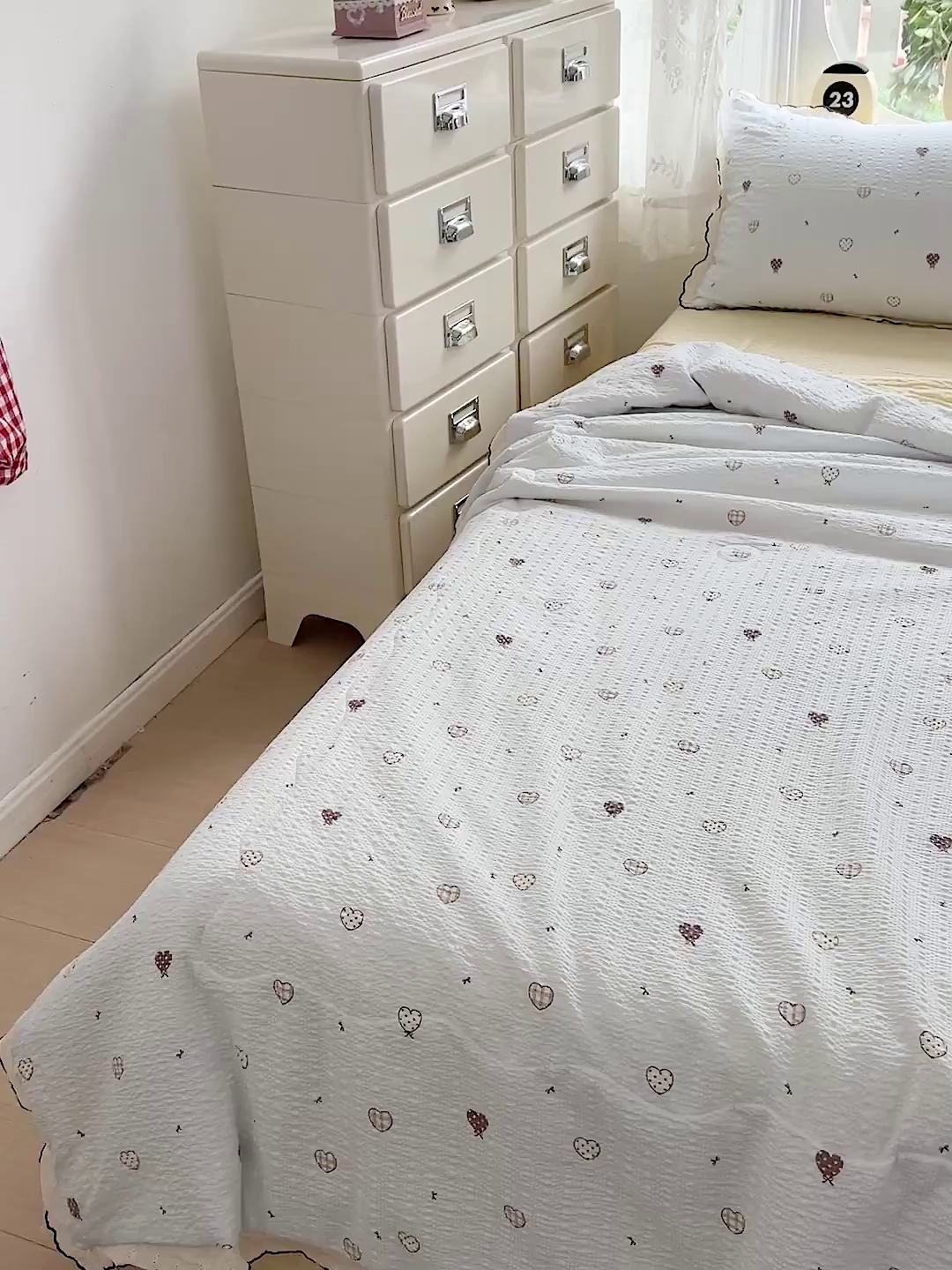 91家纺网 家纺一手货源 找家纺 金梦拉家纺 2026新款泡芙纱全棉小黑花边夏被四件套 海蓝心