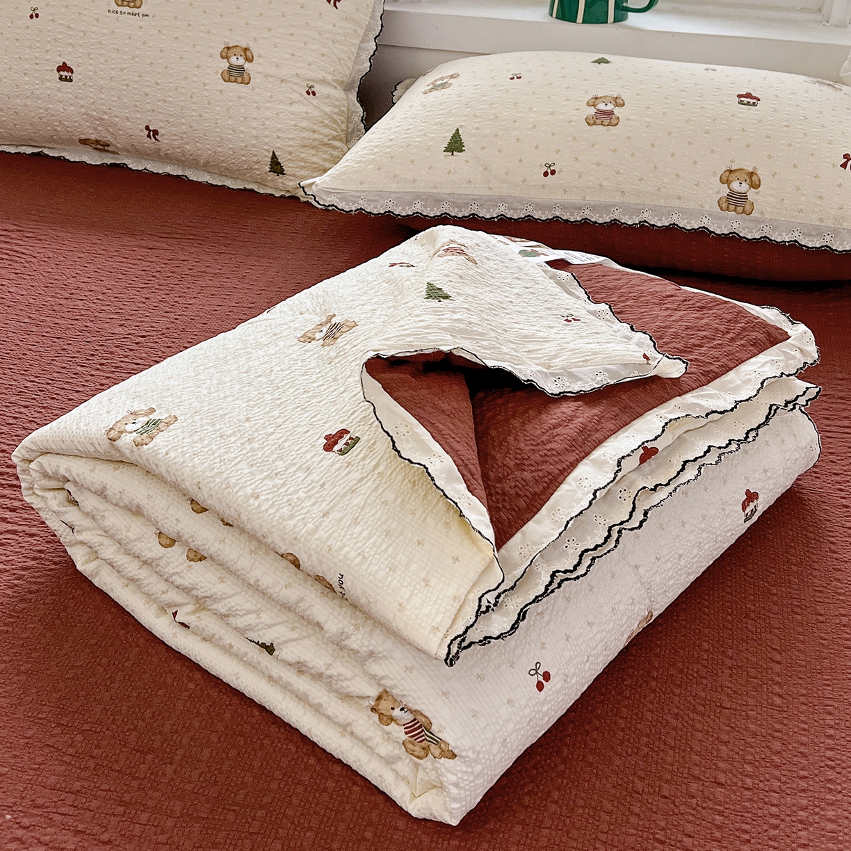 金梦拉家纺 2026新款泡芙纱全棉小黑花边夏被四件套 可爱泰迪