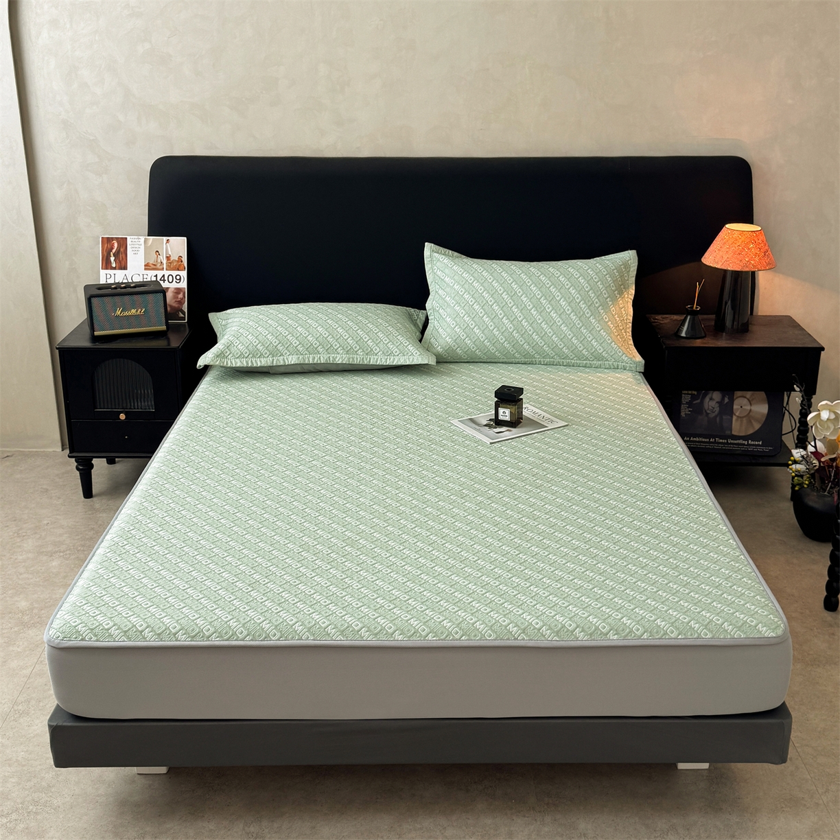 91家纺网 家纺一手货源 找家纺 源舍家纺 2026新款A类高端pe双面乙纶冰豆豆凉席空调软席摩登MIO系列（提供买家秀） 摩登MIO-绿 床笠款