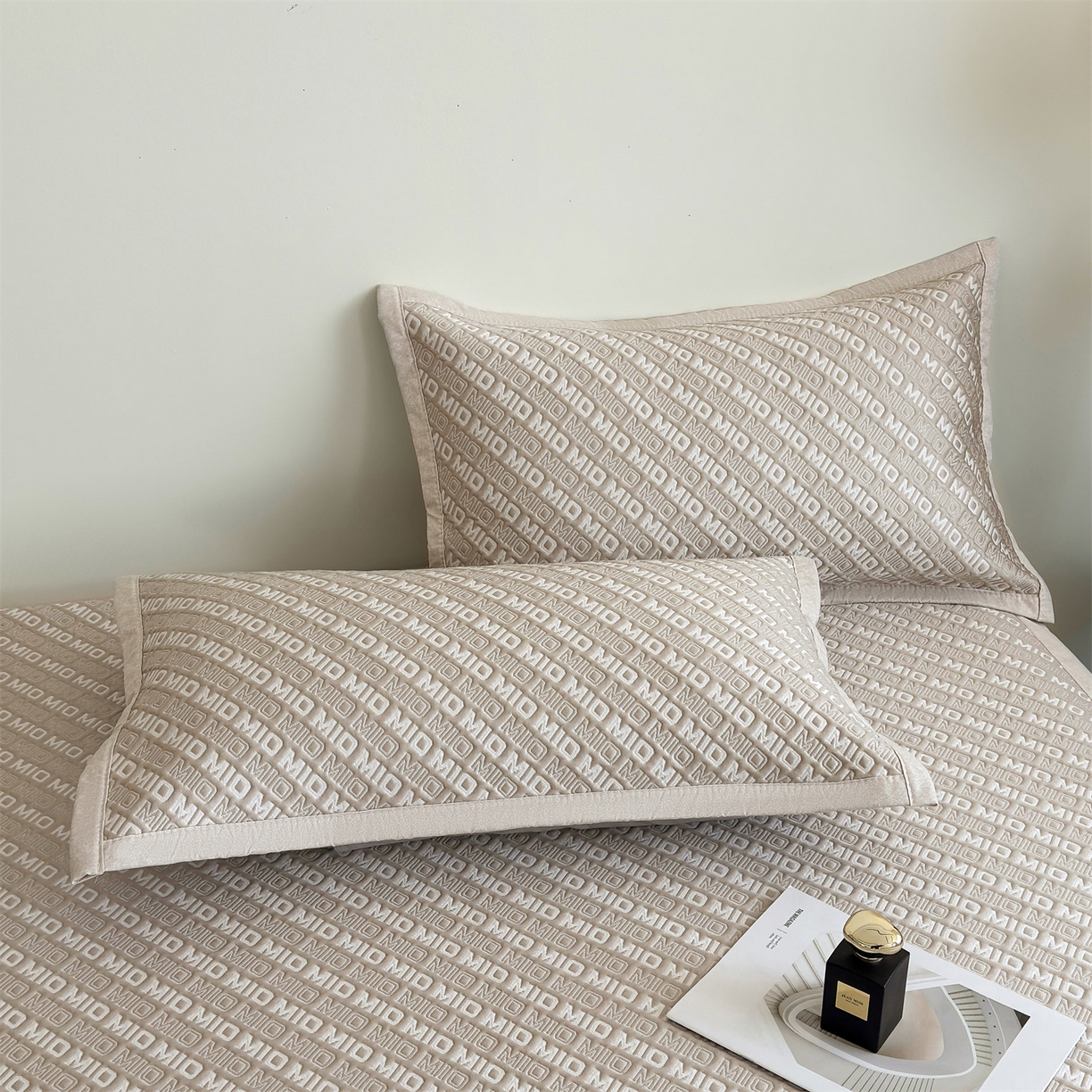 91家纺网 家纺一手货源 找家纺 源舍家纺 2026新款A类高端pe双面乙纶冰豆豆凉席空调软席摩登MIO系列（提供买家秀） 摩登MIO-卡其 床席款