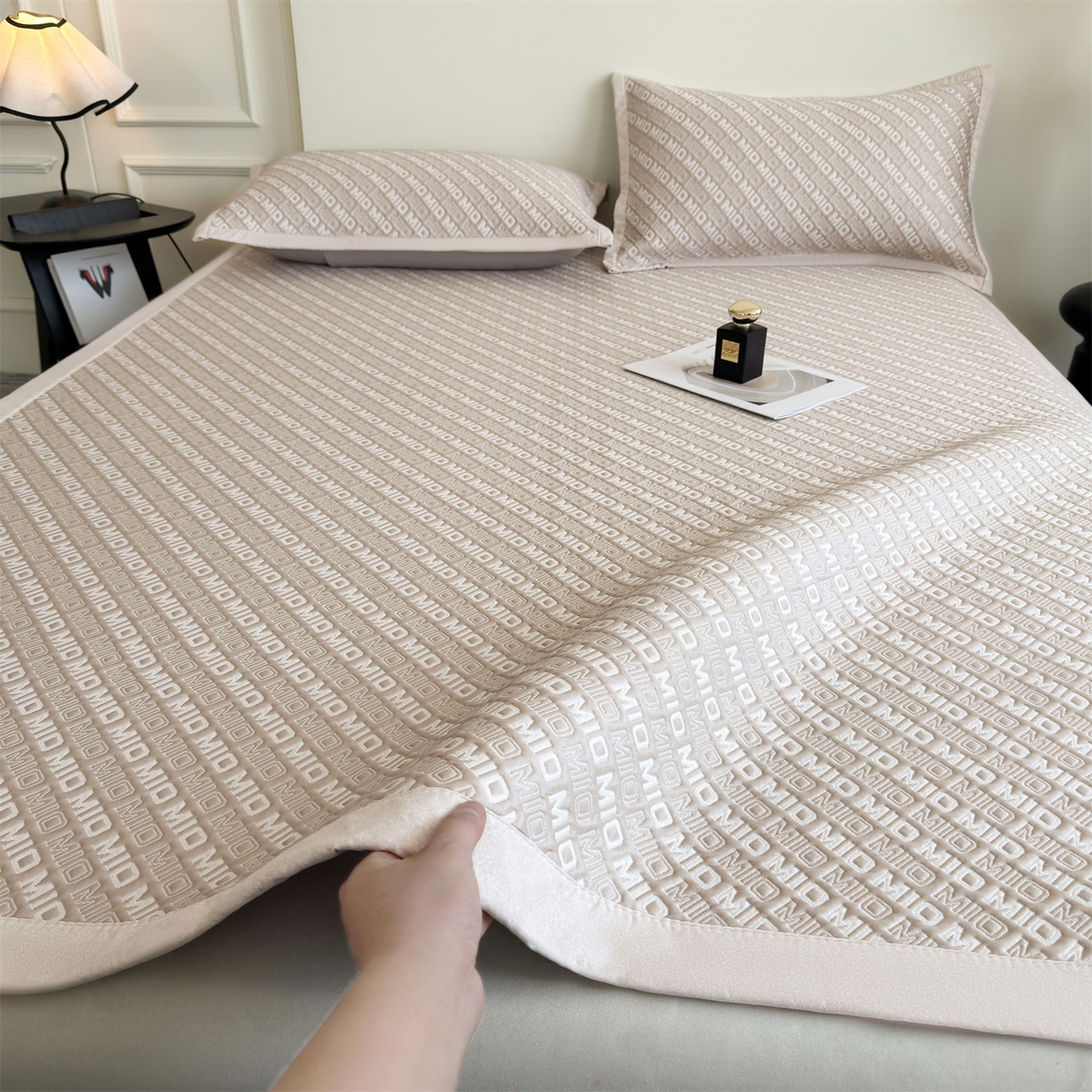 源舍家纺 2026新款A类高端pe双面乙纶冰豆豆凉席空调软席摩登MIO系列（提供买家秀） 摩登MIO-卡其 床席款