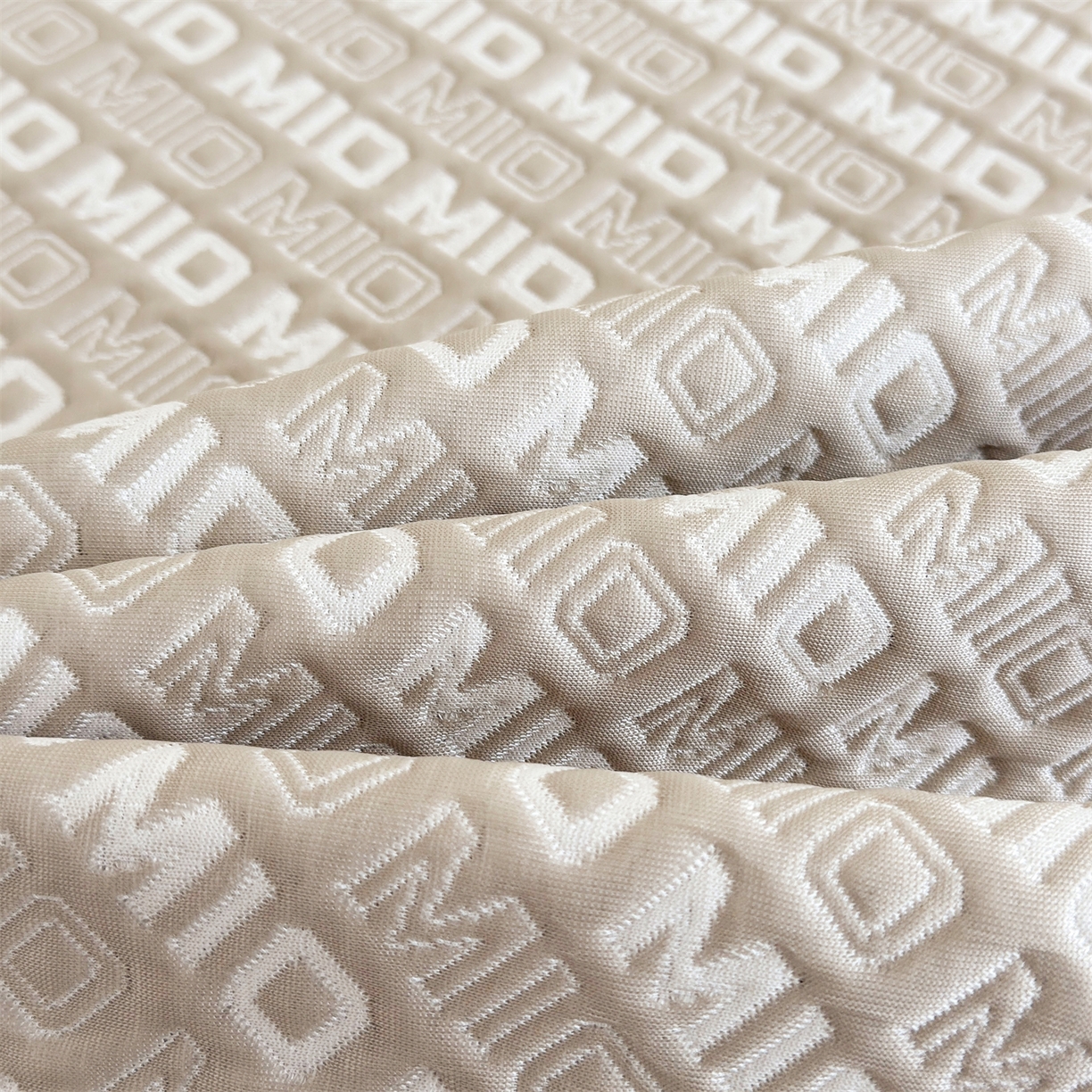 91家纺网 家纺一手货源 找家纺 源舍家纺 2026新款A类高端pe双面乙纶冰豆豆凉席空调软席摩登MIO系列（提供买家秀） 摩登MIO-卡其 床席款